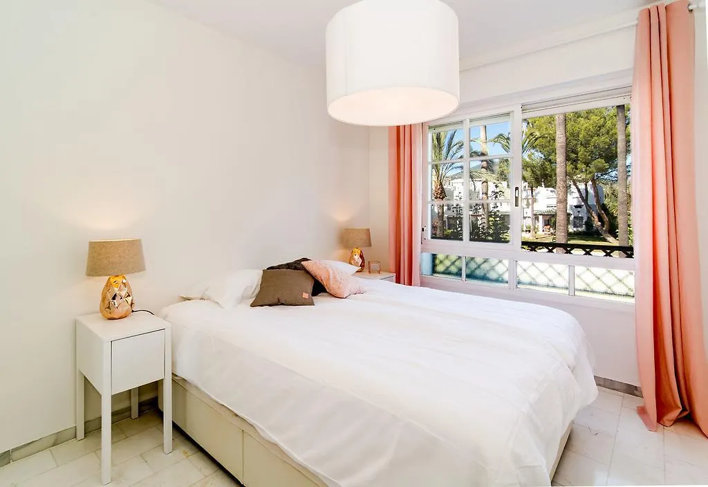 Se - Spacious Modern Townhouse In Nueva Andalucia 마르베야