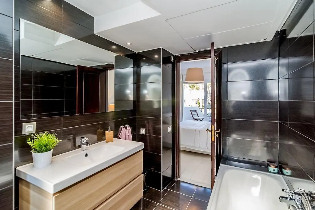 Se - Spacious Modern Townhouse In Nueva Andalucia 마르베야