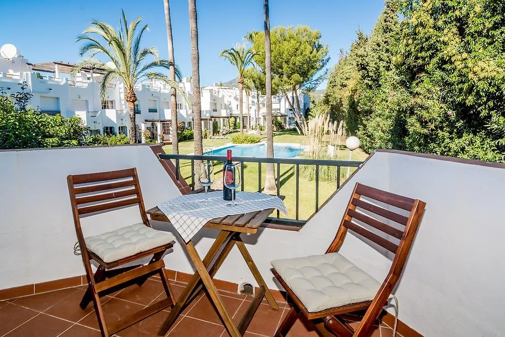 Se - Spacious Modern Townhouse In Nueva Andalucia 마르베야 아파트